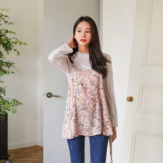 Set : Spaghetti-strap Floral Pattern Top + T-shirt