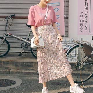 Short-sleeve Lettering T-shirt / Floral Print Midi A-line Skirt / Set