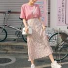 Short-sleeve Lettering T-shirt / Floral Print Midi A-line Skirt / Set