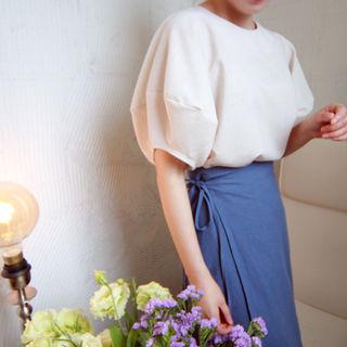 Puff-sleeve Keyhole Back Top