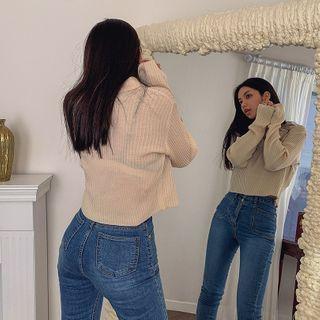 Collared Ribbed Cropped Knit Top