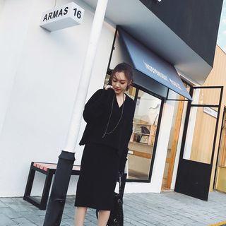 Set: V-neck Loose-fit Top + Skirt