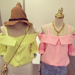 Off-shoulder Short-sleeve Blouse