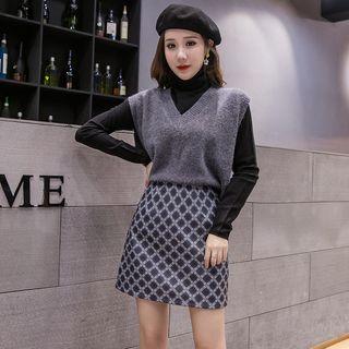 V-neck Sweater Vest / Plaid A-line Skirt