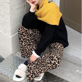Argyle Loose Sweater / Leopard-print Straight-cut Pants / Knit Scarf