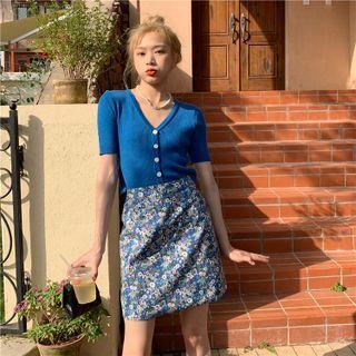 Crewneck Plain Cardigan / High-waist Floral A-line Mini Skirt
