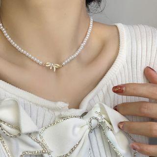 Bow Rhinestone Pendant Faux Pearl Choker White & Gold - One Size