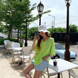 V-neck Lettered T-shirt Lime Green - One Size