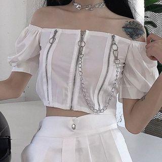 Off-shoulder Hoop Accent Zipper Short Sleeve Cropped Top