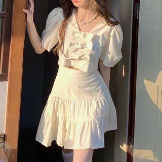Puff-sleeve Bow Accent Cropped Blouse / Mini A-line Skirt