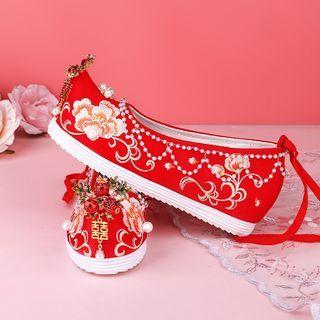 Faux Pearl Flower Embroidered Hidden-wedge Hanfu Shoes