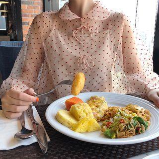 Set: Camisole Top + Long-sleeve Patterned Organza Blouse