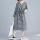 Checked Long-sleeve Midi Shift Dress Gingham - Black & White - One Size