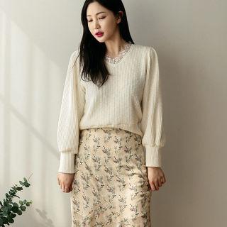 Laced V-neck Bishop-sleeve Knit Top