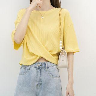 Short-sleeve Lettering Crisscross Cropped T-shirt