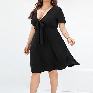 Plus Size Short-sleeve V-neck Ribbon Front Plain A-line Dress
