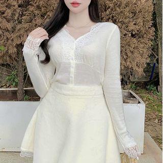 Long-sleeve V-neck Lace-panel Top Top - One Size