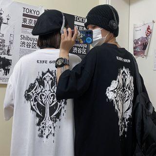 Short-sleeve Sword Print T-shirt