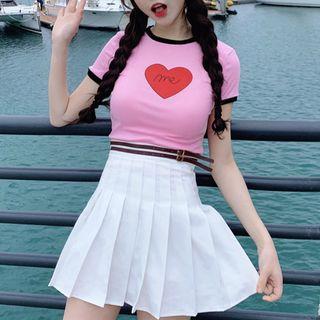 Printed Short-sleeve T-shirt / Pleated Skirt