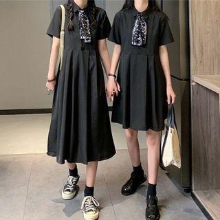 Short Sleeve Pleated A-line Dress