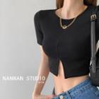 Details Slit-front Crop T-shirt