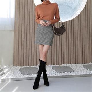 H-line Checked Skirt In 2 Types