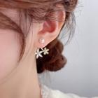 Flower Faux Pearl Alloy Swing Earring Eh1489 - Silver & Gold - One Size
