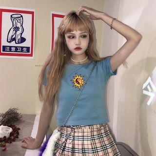 Tai Chi Symbol Embroidered Short-sleeve Cropped T-shirt Airy Blue - One Size