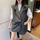 Loose-fit Plain T-shirt / Double-breasted Dress Vest