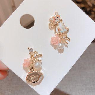 Non-matching Faux Pearl Cat & Flower Dangle Earring