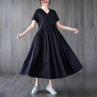 Short-sleeve V-neck Plain Pleated Dress