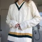 Long Sleeve V-neck Contrast-trim Cable-knit Sweater