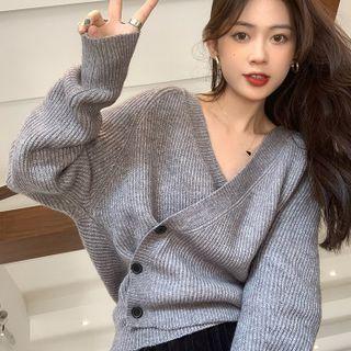 V-neck Diagonal Botton Knit Top