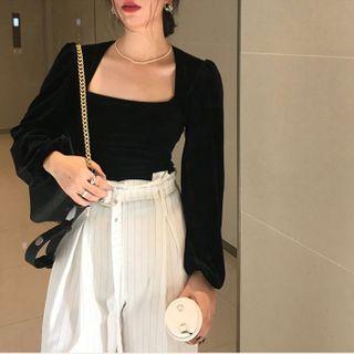 Square Neck Ruffled Puff-sleeve Top