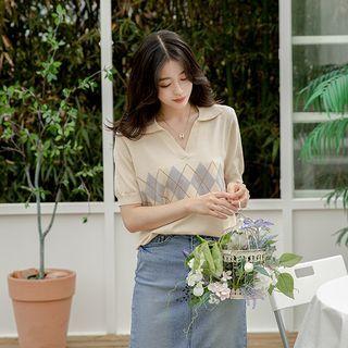 Collared V-neck Argyle Knit Top