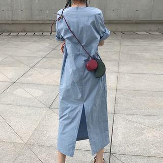 Short-sleeve A-line Mini / Midi Dress