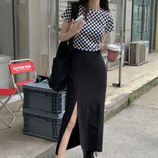 Short-sleeve Plaid T-shirt / High-waist Plain Split Skirt