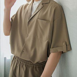 Short-sleeve V-neck Shirt / Shorts