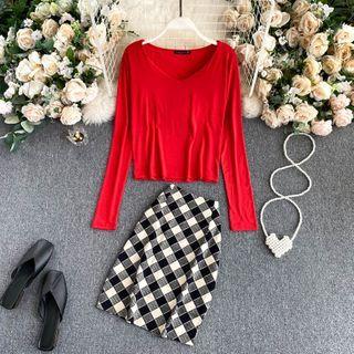 Set: V-neck Long-sleeve T-shirt + Plaid Pencil Skirt