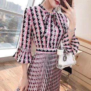 Lettering Elbow-sleeve Midi A-line Dress