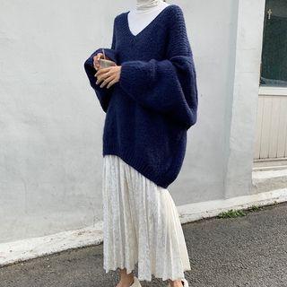 V-neck Boxy Sweater / Accordion Pleat Midi Velvet Skirt