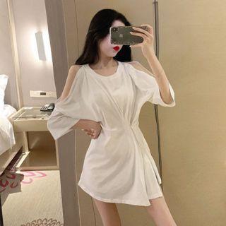 Plain Cutout 3/4 Sleeve T-shirt Dress