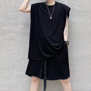 Set: Sleeveless T-shirt + Shorts