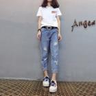 Set: Lettering T-shirt + Distressed Jeans