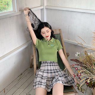 Plain Short-sleeve Slim-fit Polo-shirt / Plaid Pleated Skirt