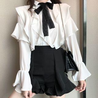 Ruffle Trim Blouse / Shorts