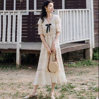 Short-sleeve Bow Lace Midi A-line Dress