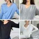 Long-sleeve V-neck Plain Loose-fit T-shirt