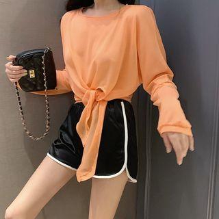 Long-sleeve Off-shoulder Twisted T-shirt / Contrast Trim Shorts