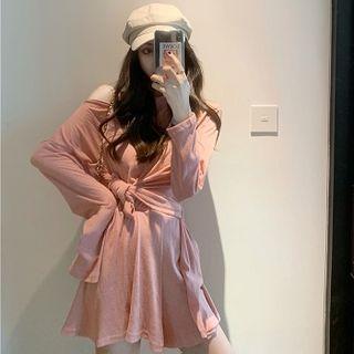Set:plain Off-shoulder Long-sleeve Pullover + High-waist Wide-leg Skort Pink - One Size